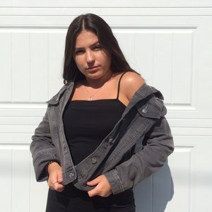 Meet your Posher, Nicoli